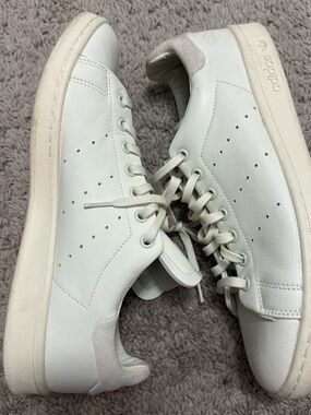 Adidas Men’s Off White Leather Sneakers
